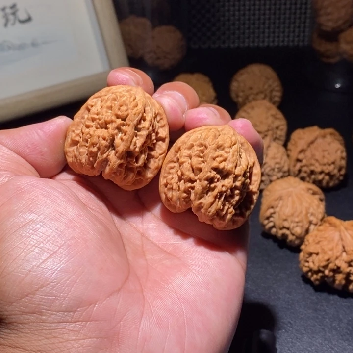 把件文玩核桃雨花石