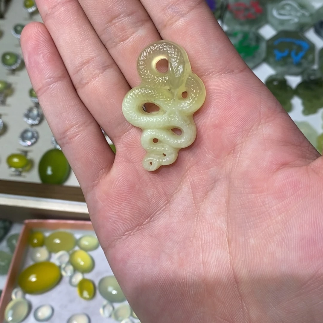 岫玉未镶嵌吊坠(不含链)