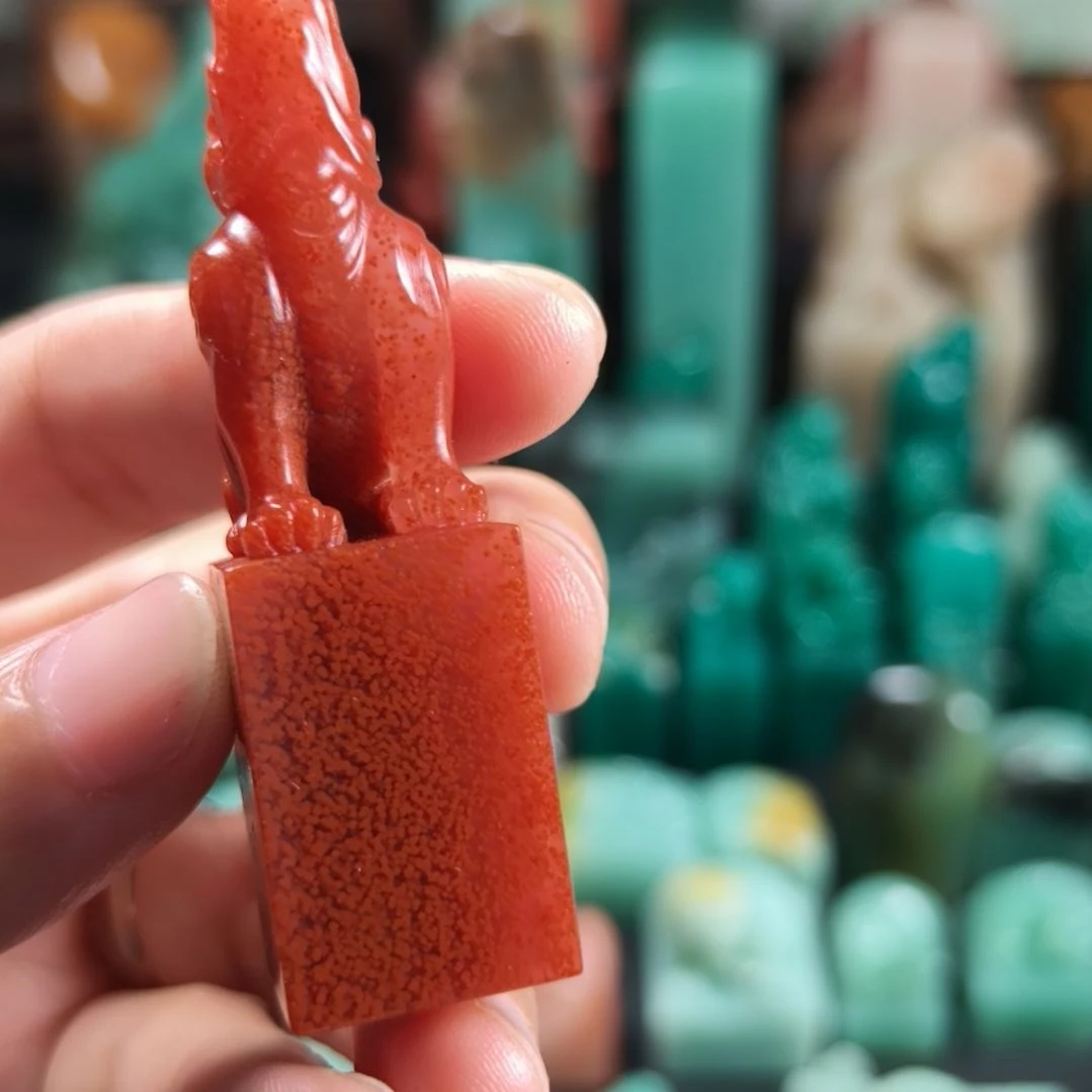 寿山石印石水洞兽钮1