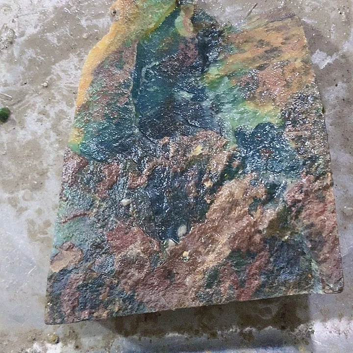 未镶嵌蛇纹石玉珠宝奇石