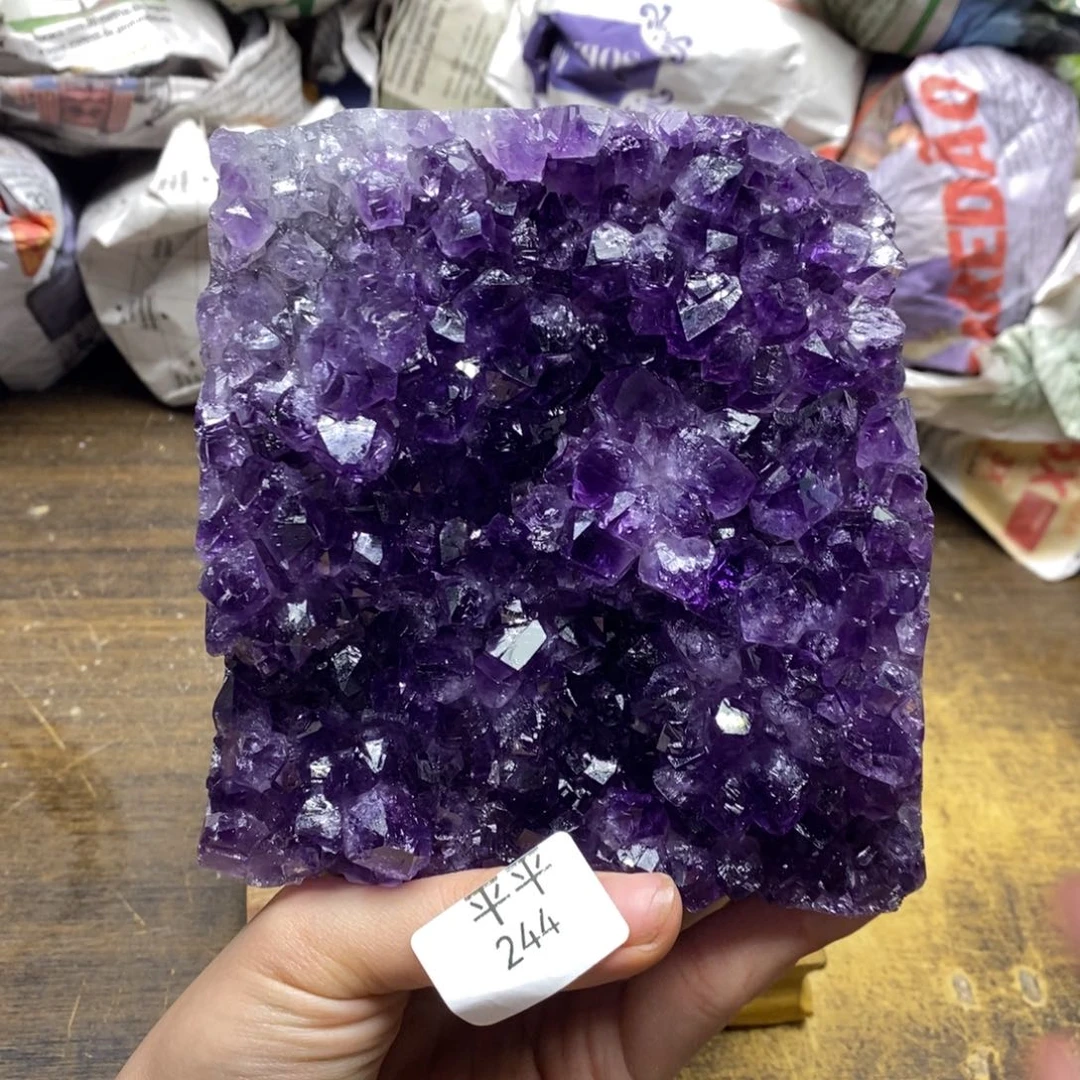 紫晶乌拉圭未镶嵌