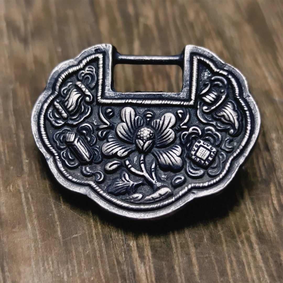 吊坠足银 时尚爆品足银正品银项链古法锁片平安锁轻奢手工银制品