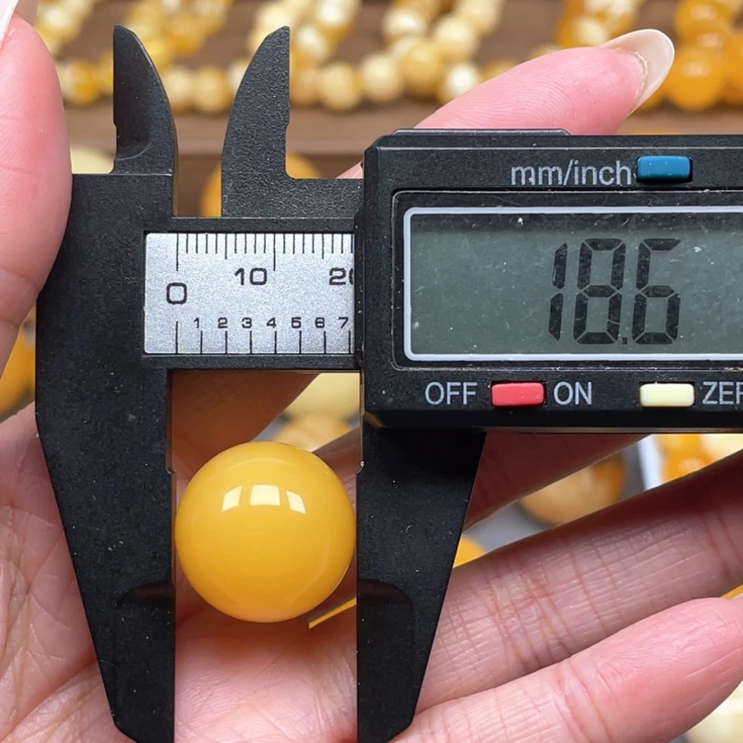 孟***东琥珀未镶嵌裸石天然