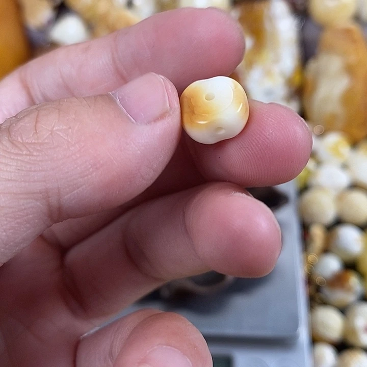 琥珀未镶嵌珠宝奇石我