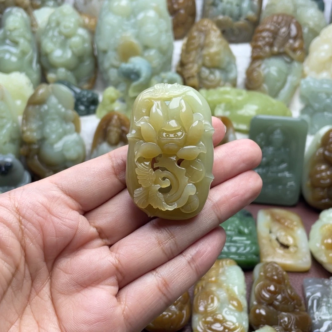 和田玉未镶嵌颈饰