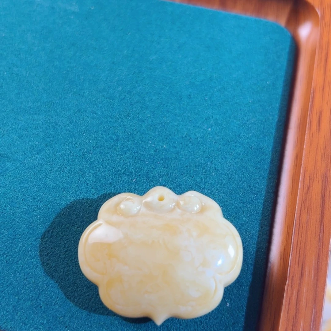 未镶嵌琥珀裸石平安锁11.84g