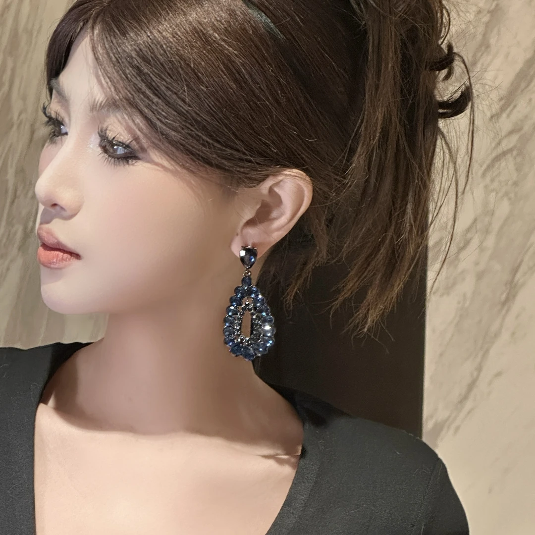 铜合金锆石耳饰 【巴黎恋人】高级感满钻耳饰水滴复古港风大气