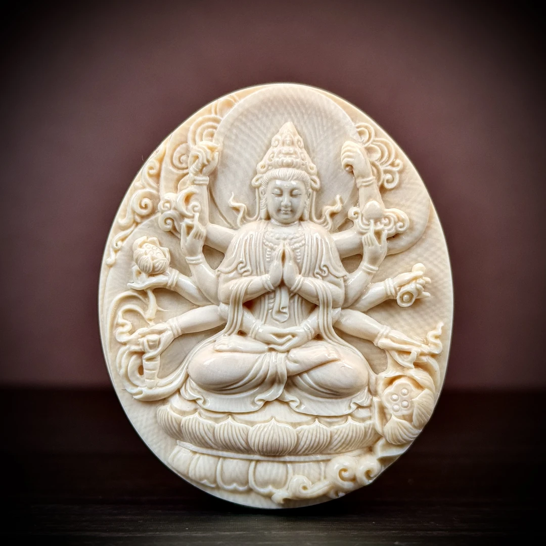 H10-55天然猛犸牙 千手观音雕刻牌 48.5*58*17mm支持复检