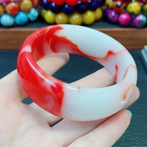 未镶嵌玛瑙手饰血玉
