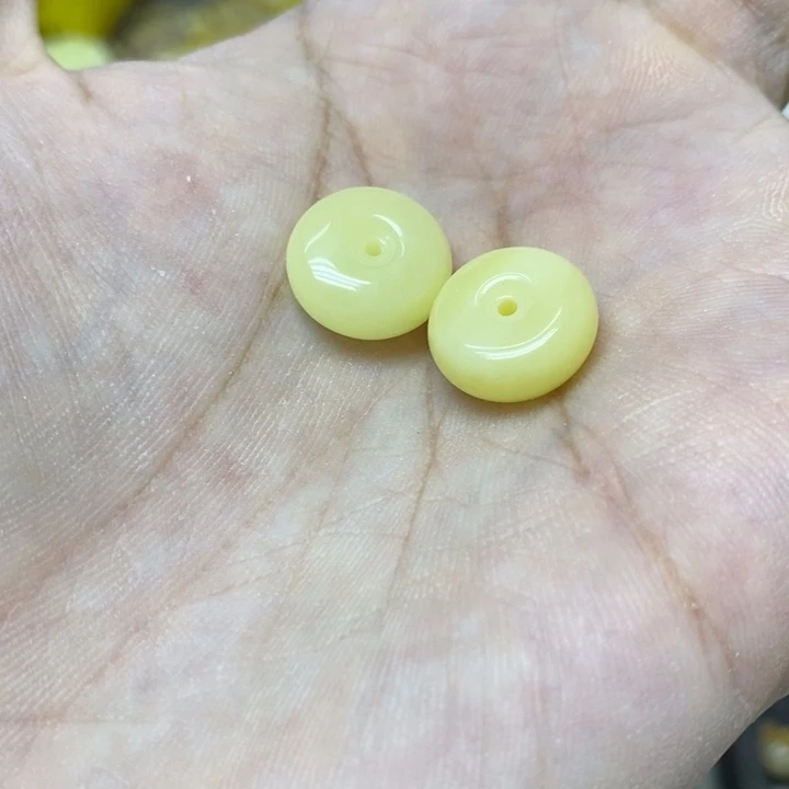 蜜蜡未镶嵌裸石多样性发货其一