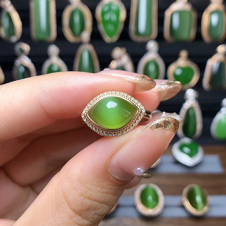 和田玉首饰18K金镶嵌