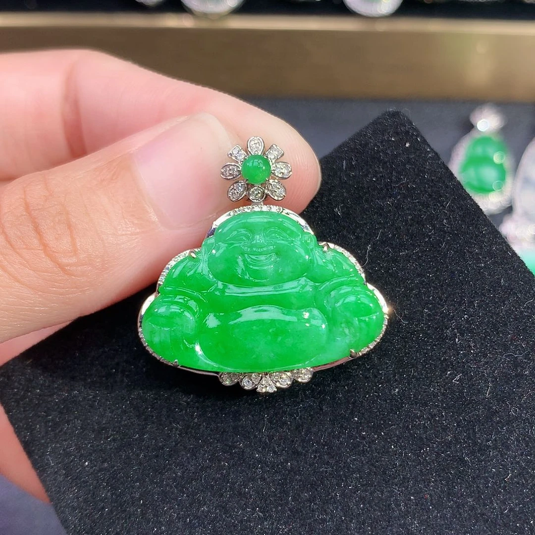 翡翠18K金镶嵌颈饰