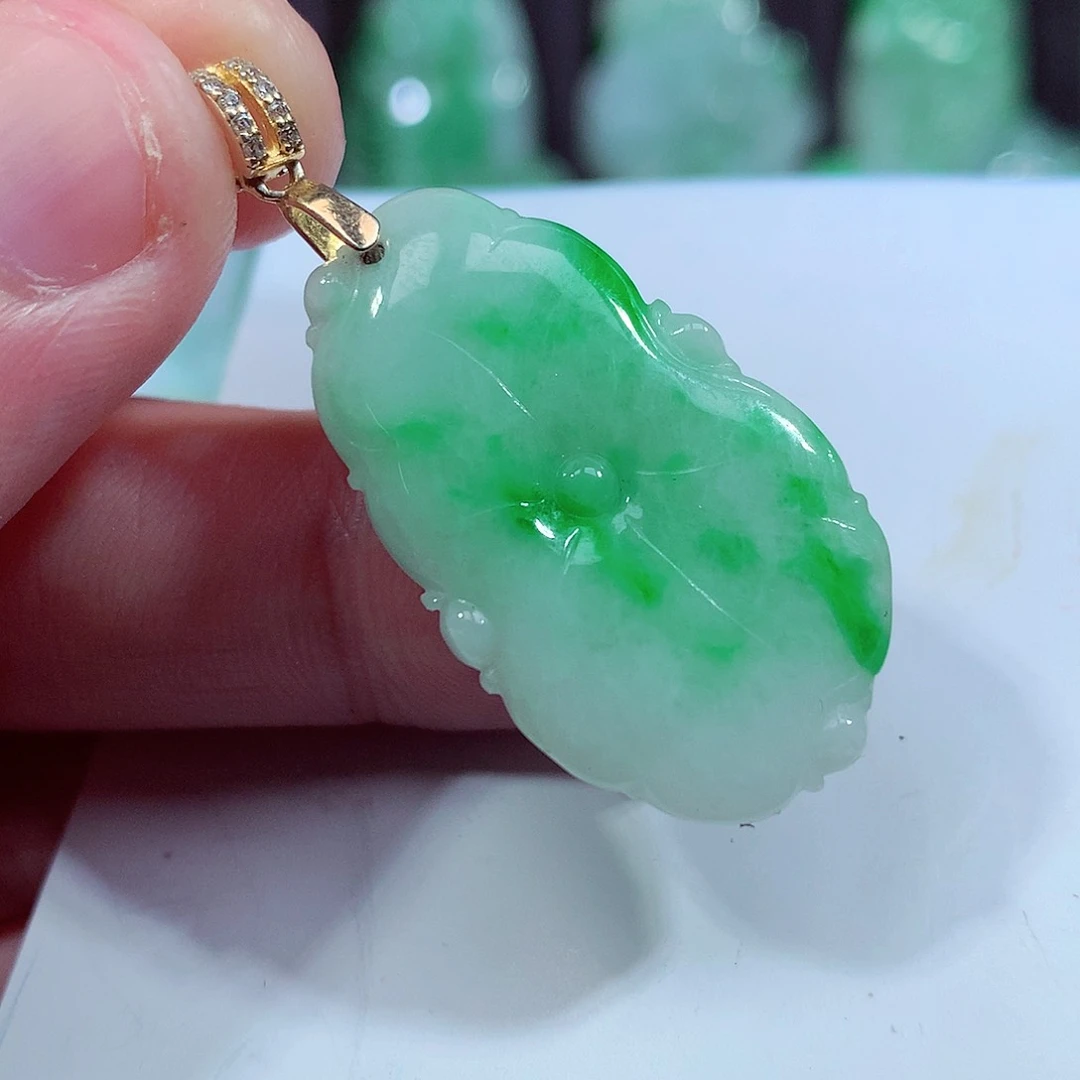 翡翠颈饰未镶嵌缅甸翡翠