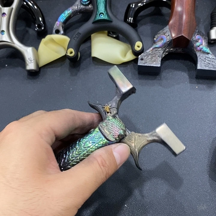 查***理249号雕刻变色龙裸弓