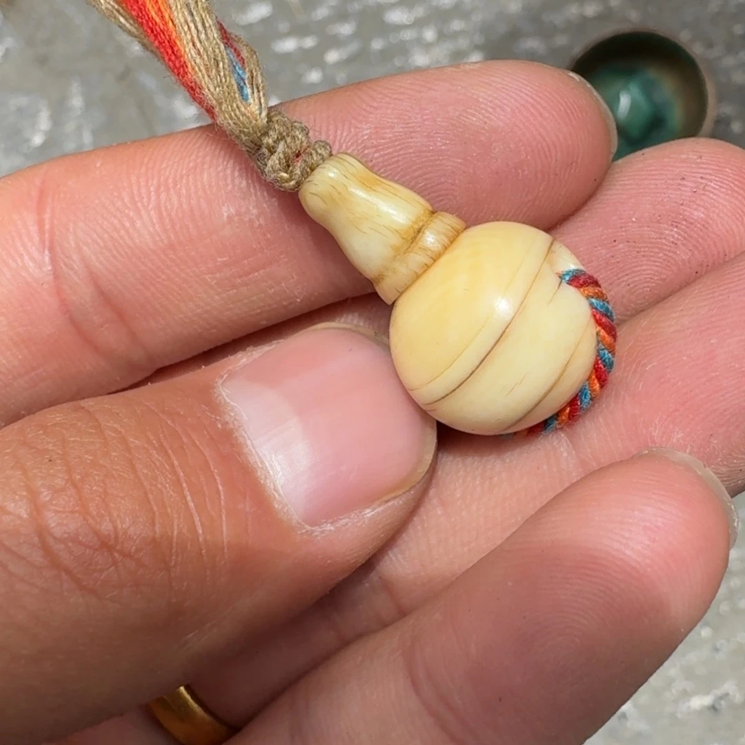 柏香籽/百香籽吊坠霸***z
