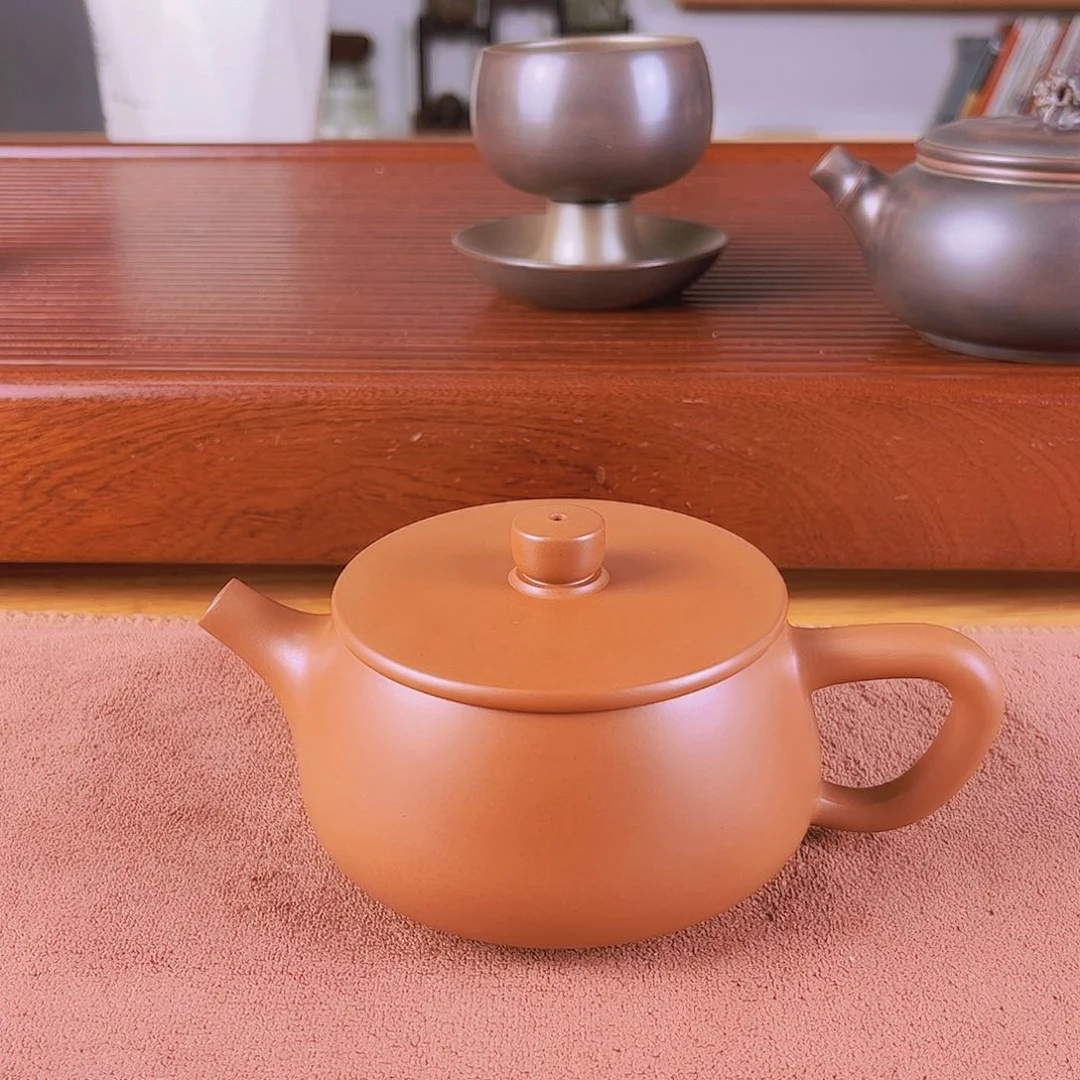 广西钦州坭兴陶汉瓦壶200c c