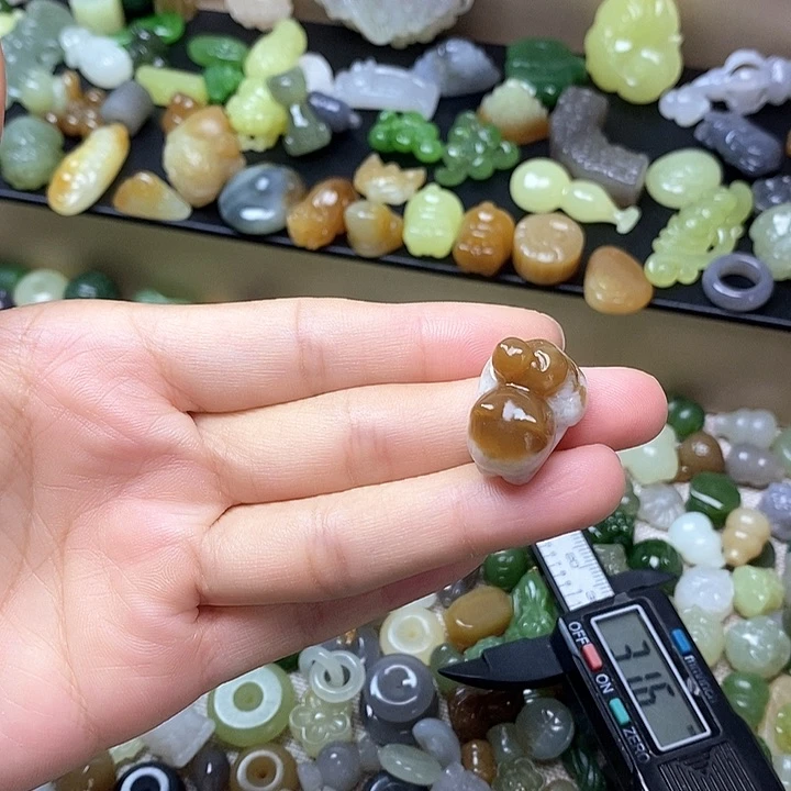未镶嵌和田玉挂件