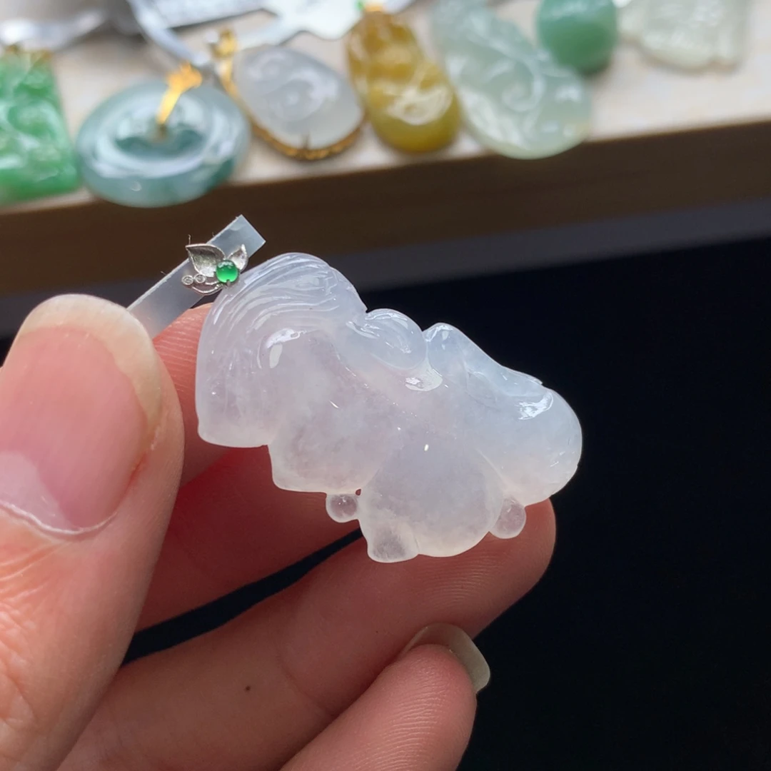 翡翠未镶嵌颈饰吊坠