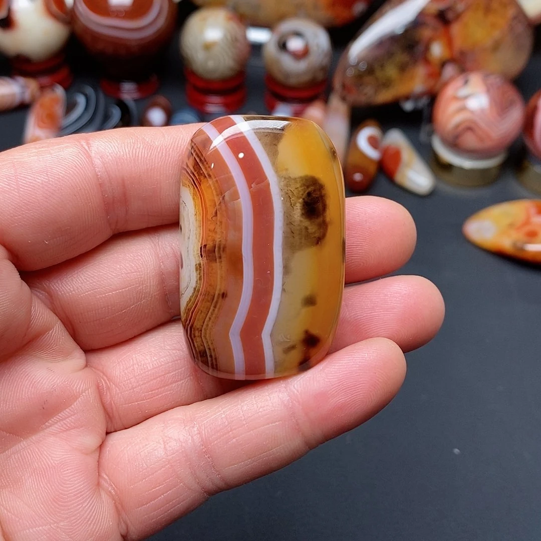 玛瑙/玉髓手把石三毛未镶嵌牛*