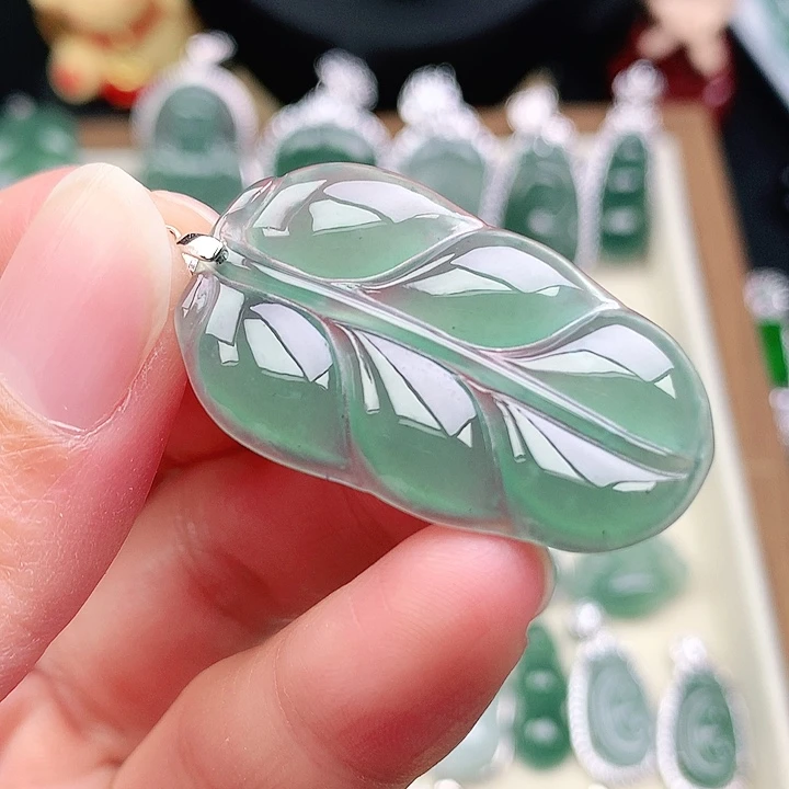 颈饰未镶嵌翡翠吊坠