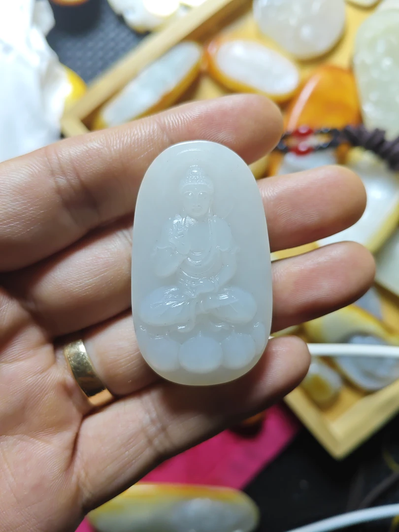 和田玉精品挂件大日如来