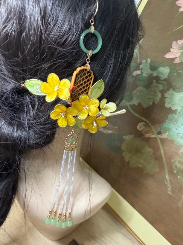 江南浔 绒花压襟