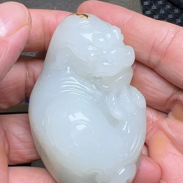随***行未镶嵌和田玉挂件