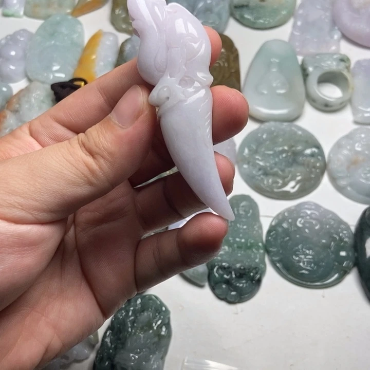 翡翠未镶嵌颈饰龙牙42