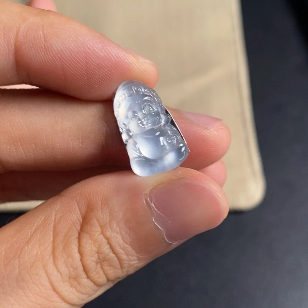 翡翠未镶嵌颈饰宝宝佛