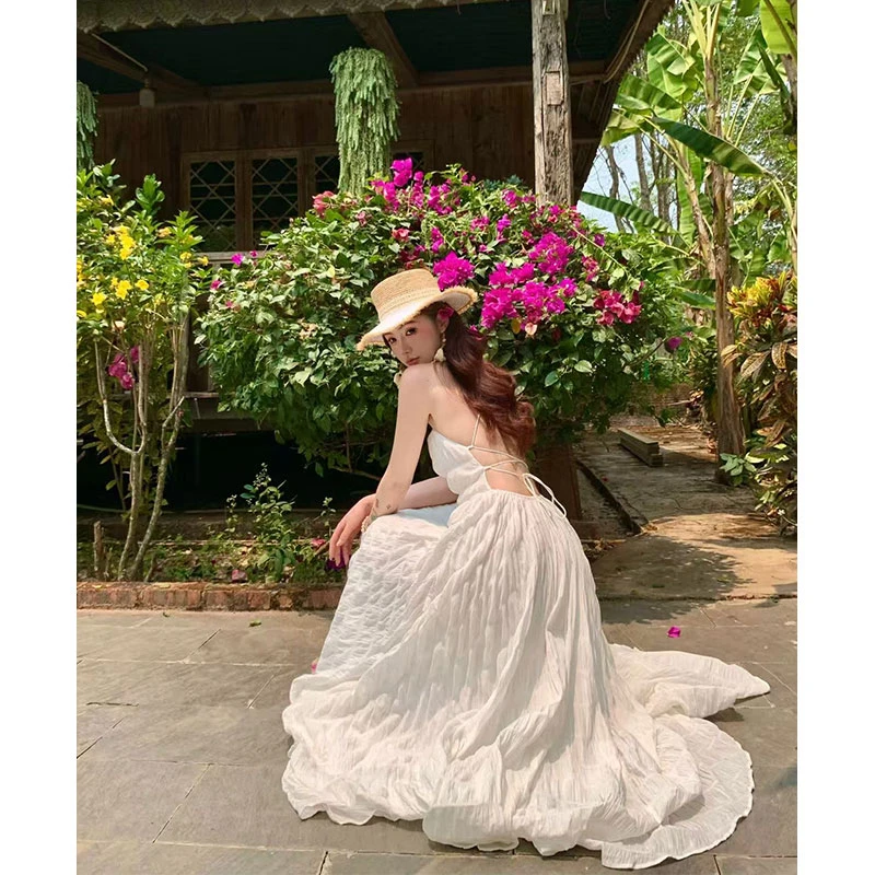 纯欲风吊带连衣裙女夏季超仙高级性感露背收腰海边度假沙滩长裙