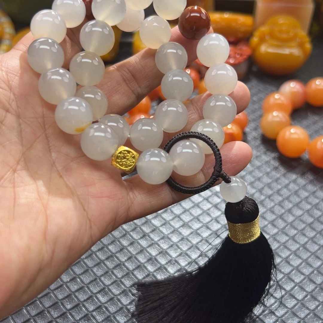 温***荷石英质玉未镶嵌颈饰