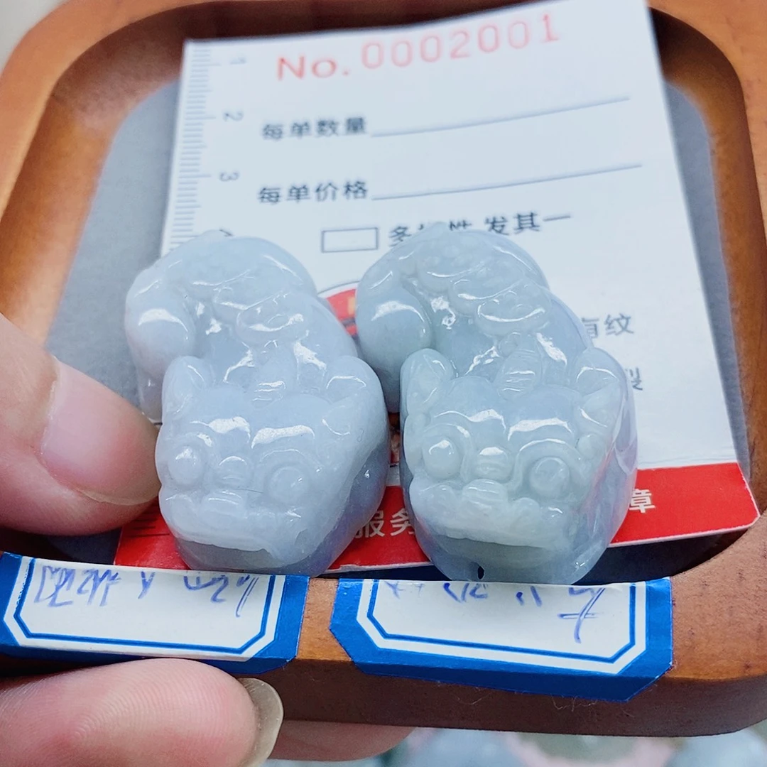 颈饰未镶嵌翡翠天然