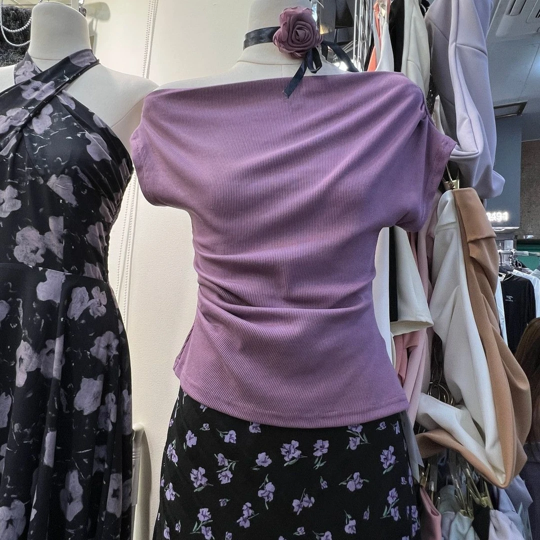 2025夏季新款法式纯欲斜领露肩短袖T恤女褶皱修身显瘦时尚上衣潮