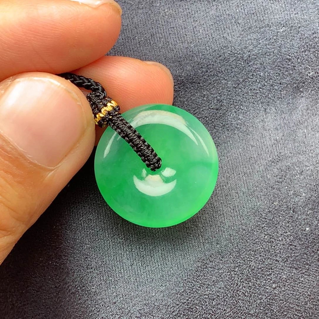 翡翠未镶嵌颈饰上新