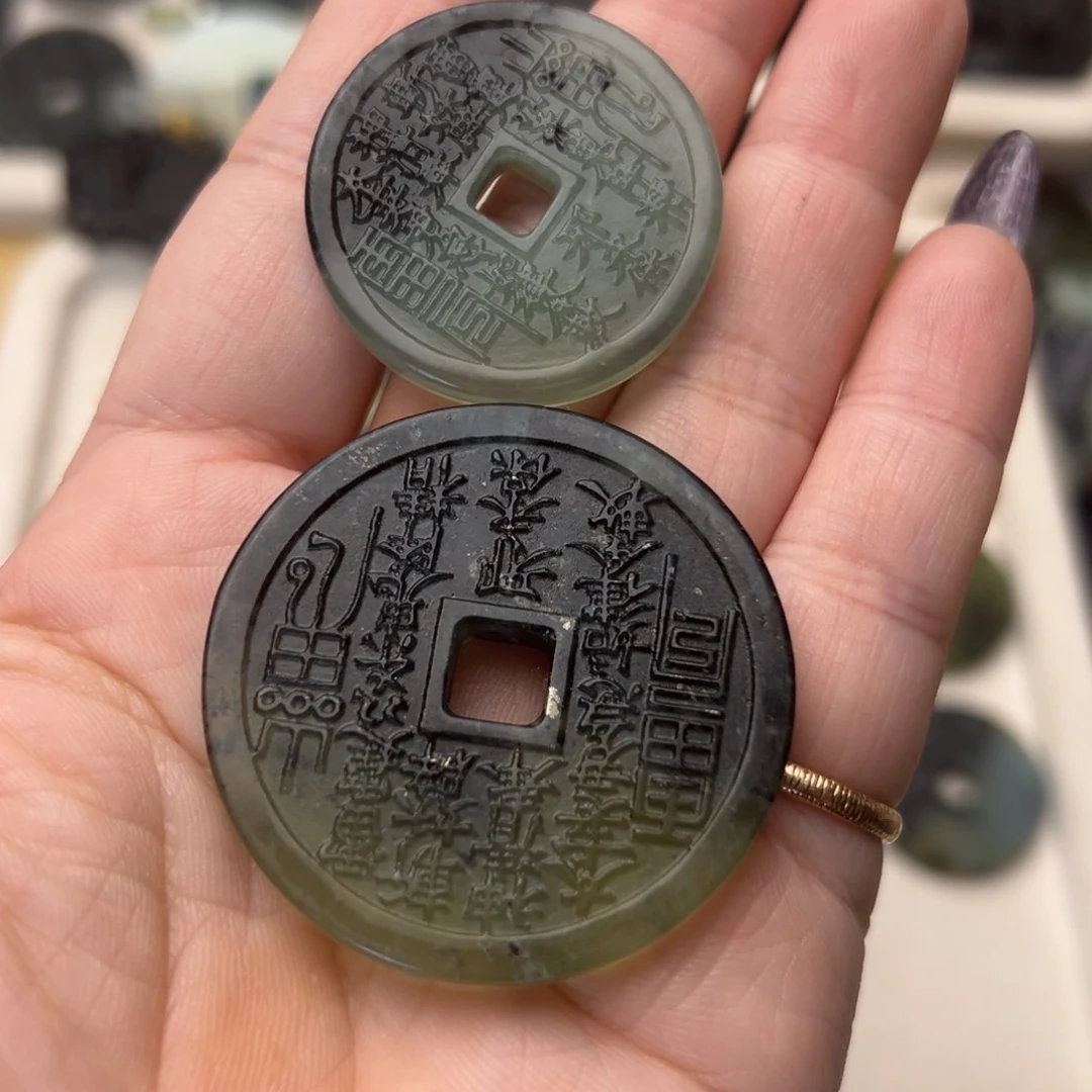 蛇纹石玉颈饰合金沐*萤