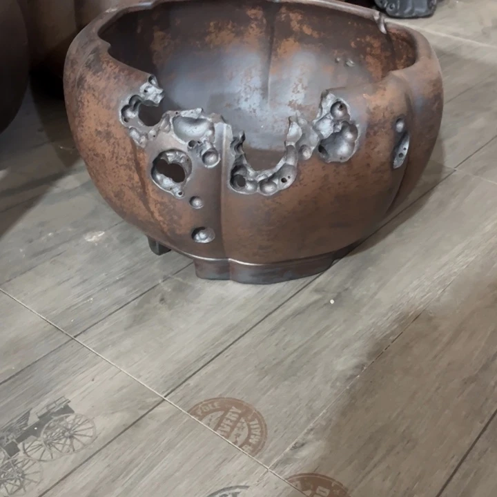 叶***李花盆紫砂宜兴紫砂工艺厂。