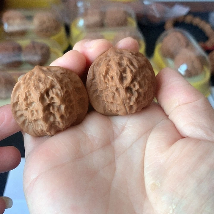 文玩核桃吊坠福利瓷娃娃