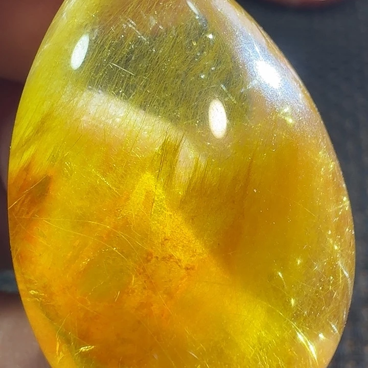 未镶嵌颈饰水晶瞎*儿