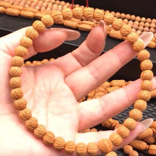 吊坠桃核小金豆095尺寸