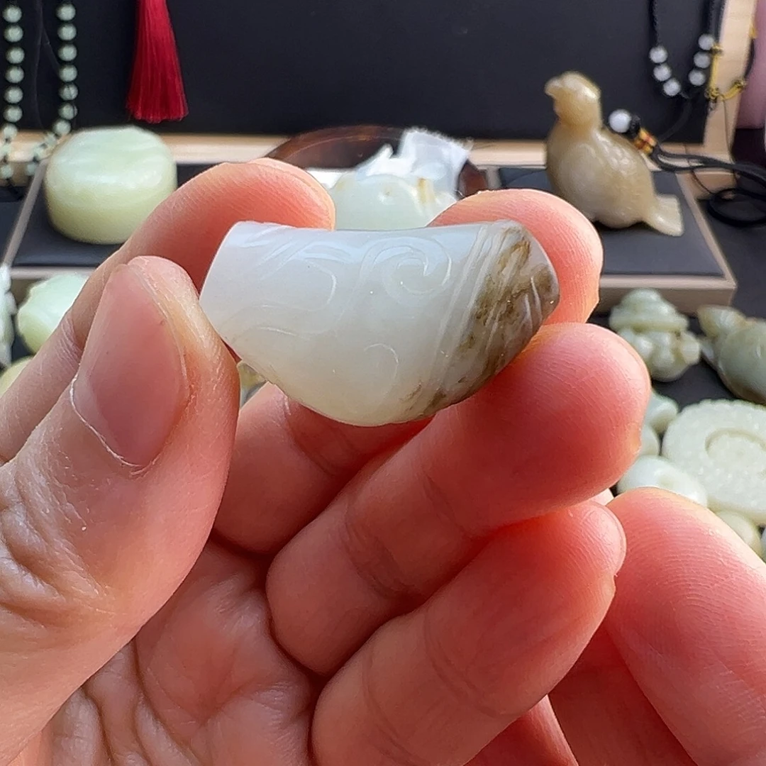 和田玉（糖玉）未镶嵌挂件