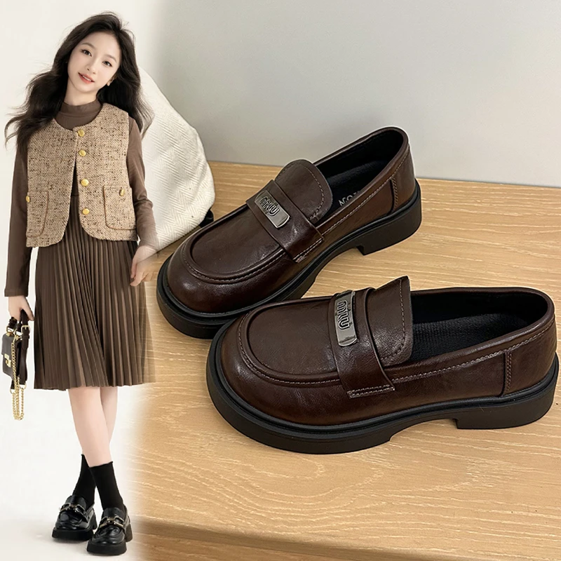 女大童2025秋季新款棕色软底复古乐福百搭金属英伦风一脚蹬小皮鞋
