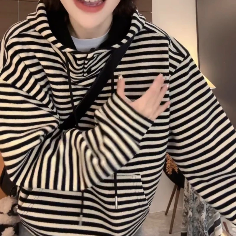 2025秋冬休闲百搭抽绳连帽卫衣LK2507285