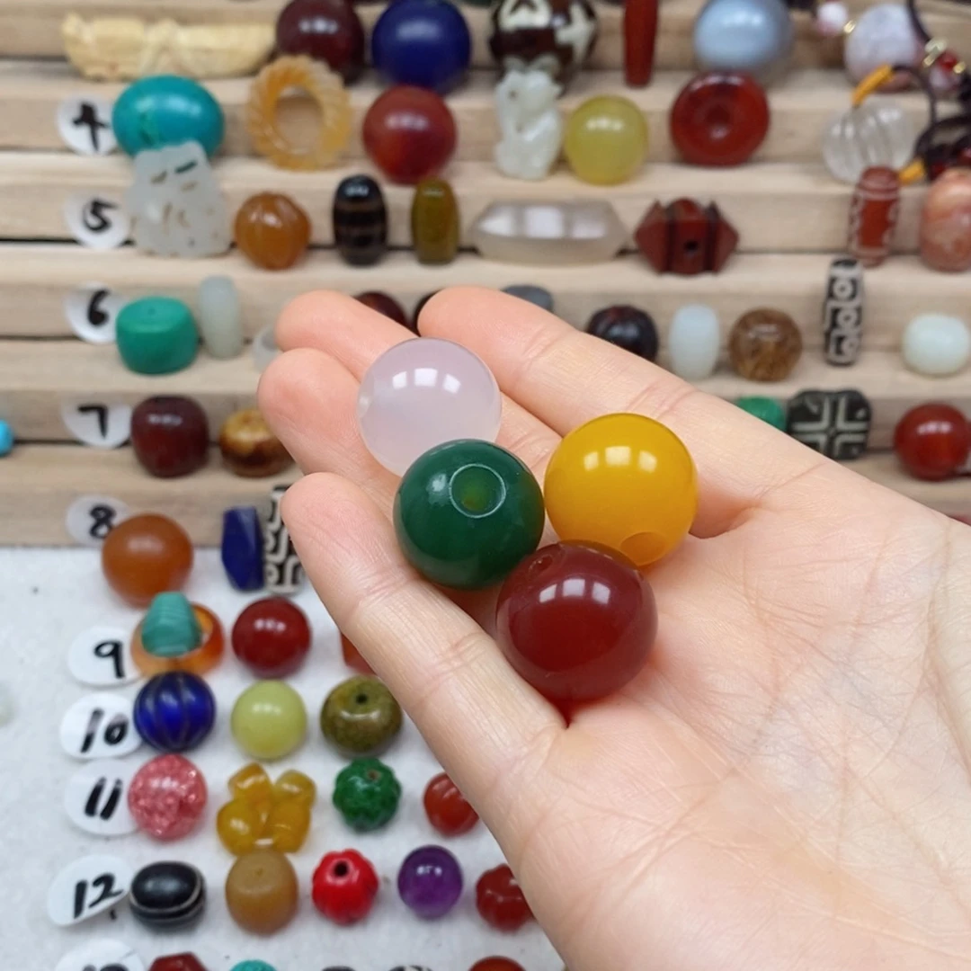 未镶嵌颈饰玛瑙/玉髓疯*