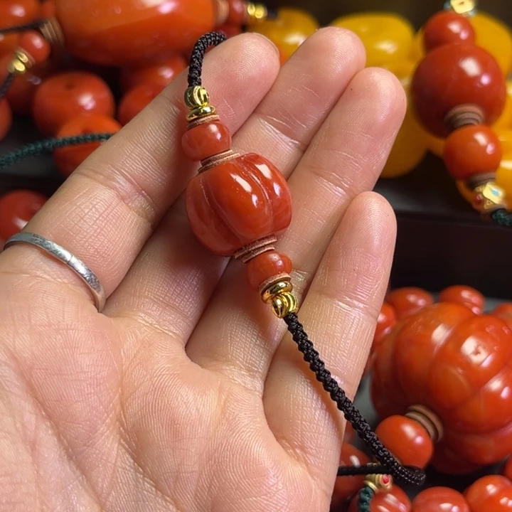 颈饰琉璃李*强琉璃…………….