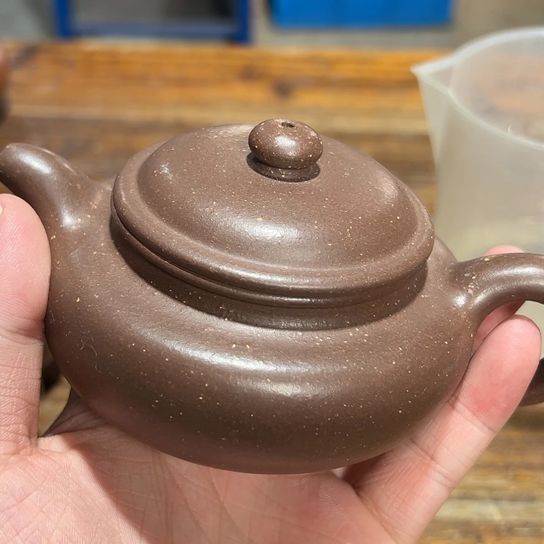 茶壶紫砂紫砂的味道很