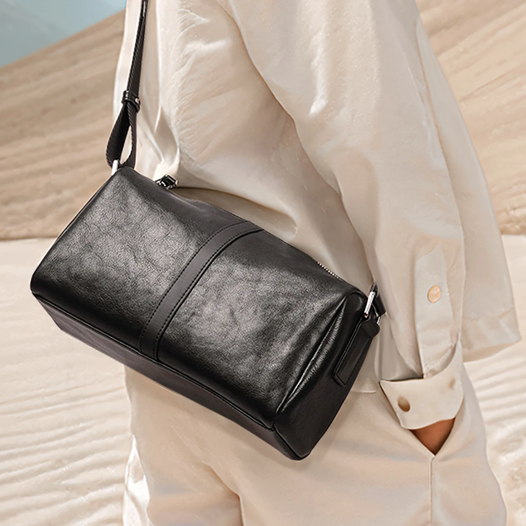 真皮男士2025新款时尚背包通勤单肩斜挎包植鞣牛皮小包男包枕头包