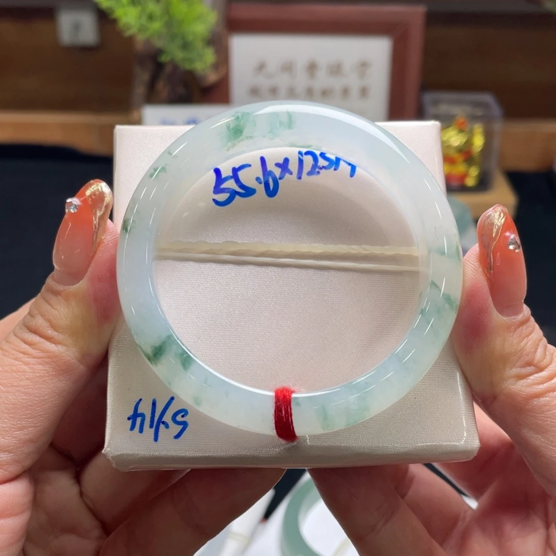 翡翠手镯未镶嵌翡翠55.6正圈