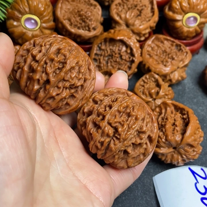 文玩核桃把件楼下230