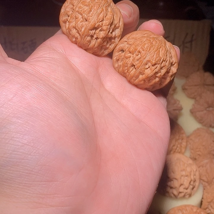 文玩核桃手把件房山磨盘