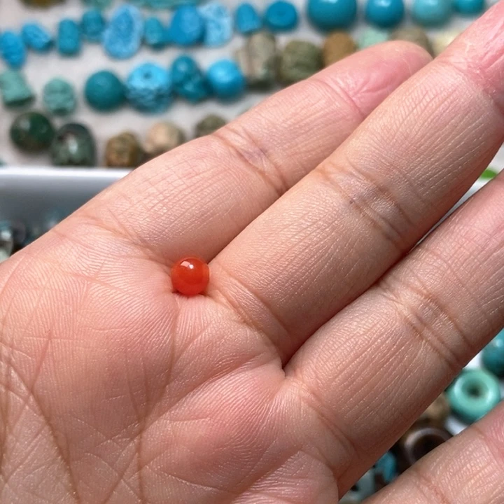 颈饰未镶嵌南红玛瑙